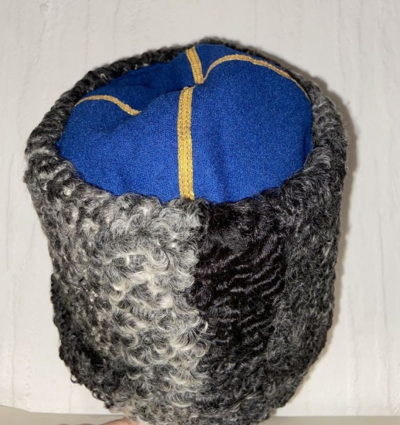 Wintermütze - Papacha - Größe ca. 56 - Deckel blau mit goldenen Streifen