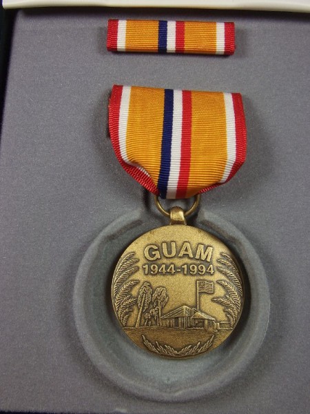 Guam Medal 1944- 1994, mit Bandschnalle und kleinem Etui