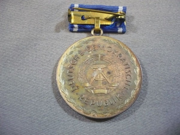 Pestalozzi Medaille für treue Dienste in Silber