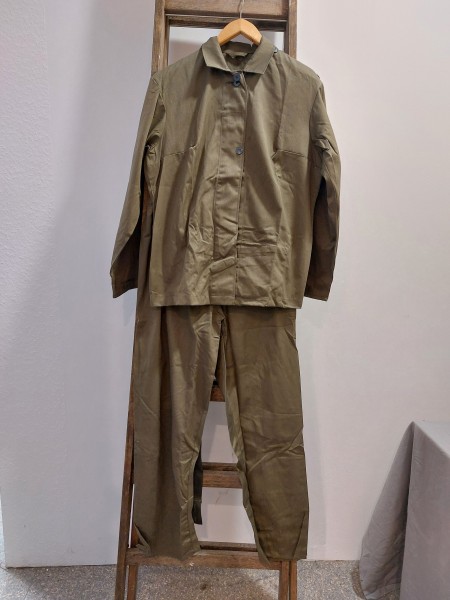 DDR Jacke und Hose Feuerwehr oliv für Frauen Grösse g88 NEU Original
