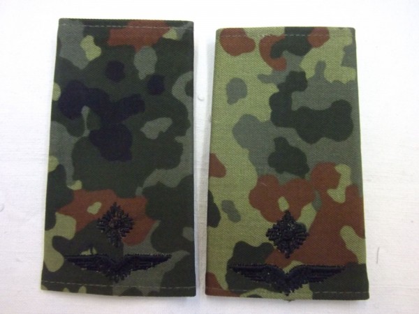 Rangschlaufen Leutnant schwarz auf Flecktarn mit Schwinge