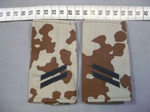 Rangschlaufen Obergefreiter schwarz auf Wüstentarn maschinengestickt