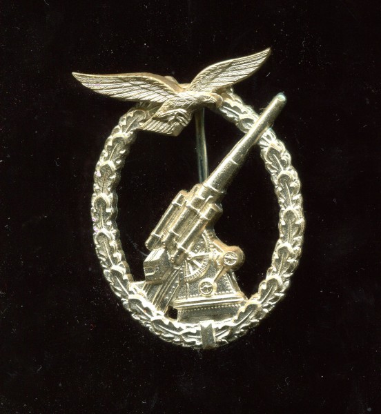 Orden 1939 / 1957 Flakkampfabzeichen der Luftwaffe frühe Fertigung