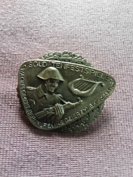 DDR Siegeranstecknadel Soldatenfestspiele Wachregiment Berlin Feliks Dzierzynski des MfS 726b