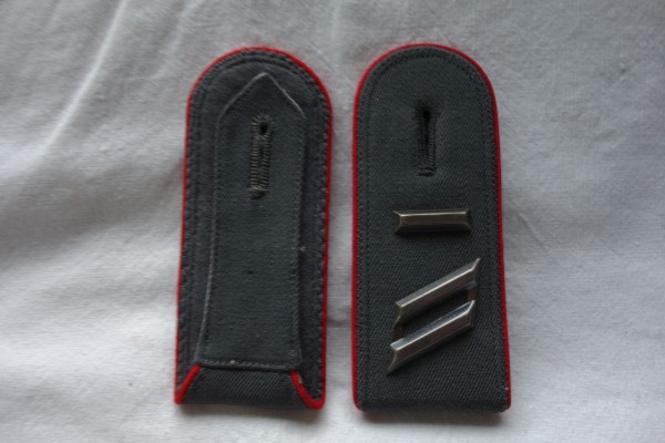 Schulterklappen Obergefreiter UA dunkelgrau Artillerie