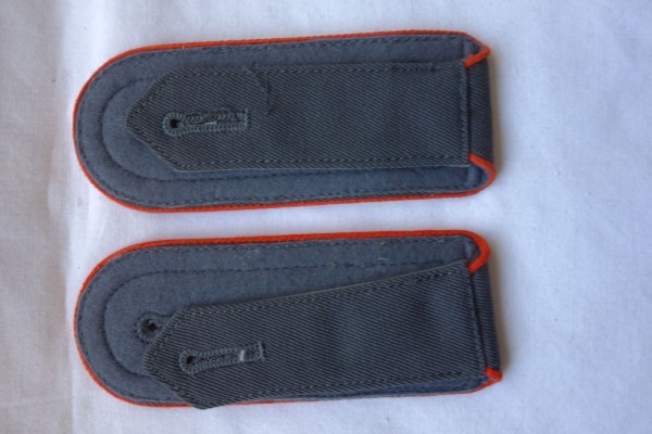 Schulterklappen, Feldwebel Heeresflugabwehr dunkel grau mit Lasche