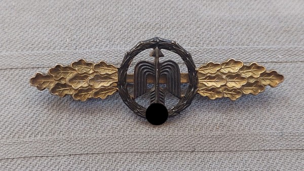 Frontflugspange für Jäger der Luftwaffe in gold