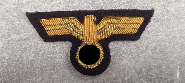 Mützenadler Kriegsmarine für Offizier gold auf blau handgestickt