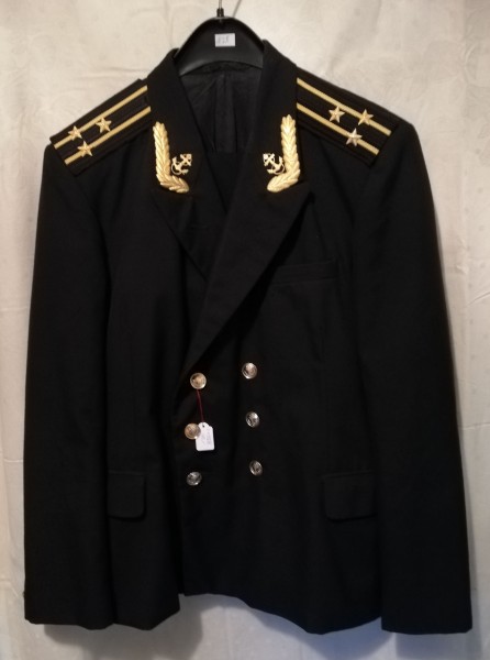 Jacke und Hose - Paradejacke für einen Kapitän der Marine