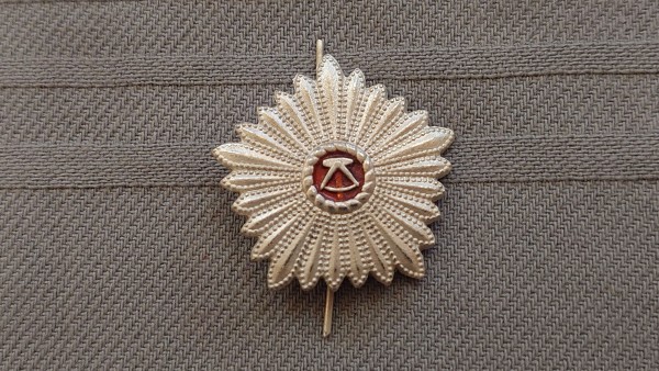 Schulterstückauflage Marschall der DDR mit National, silber