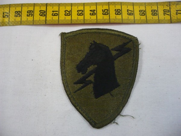 Armabzeichen US Army Civil Affairs and Psychological Operations Command, tarnfarben ( OD )