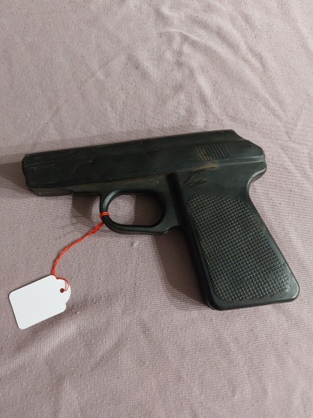 DDR Pistole Makarov NVA MfS Fallschirmjäger Nahkampfausbildung Gummi Übungspistole