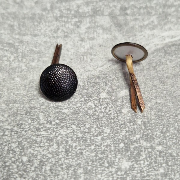 Deutsches Reich Knopf schwarz gekörnt mit Splinte 12mm
