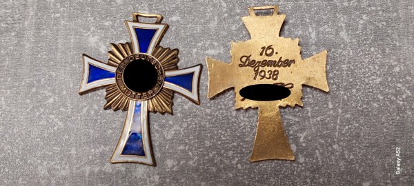 Mutterkreuz in Bronze