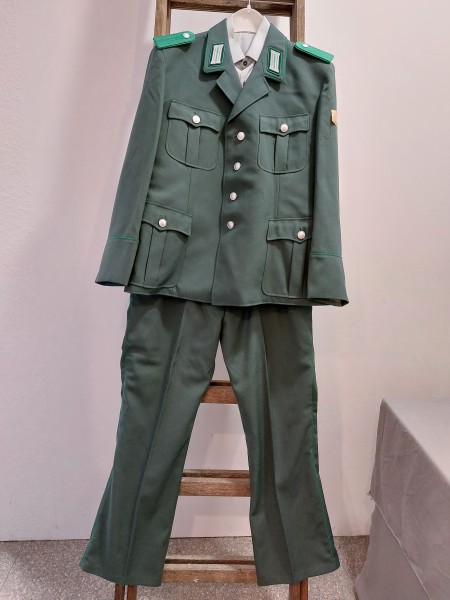 DDR Jacke Hose und Hemd Bereitschaftpolizei Größe m52-1 Original
