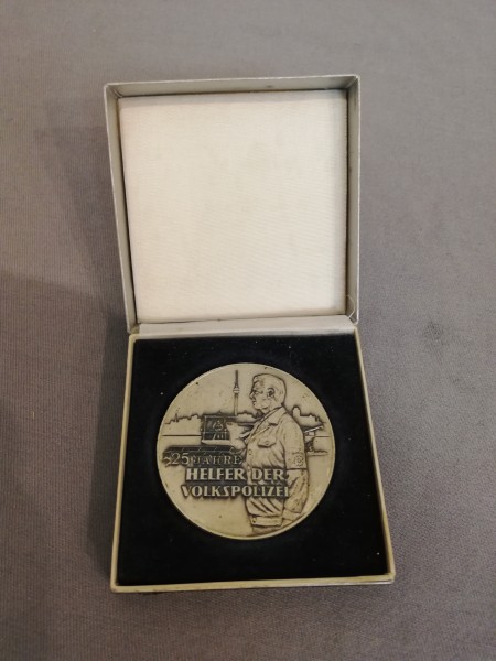 DDR Medaille 25 Jahre freiwilliger Helfer der VP (Volkspolizei)
