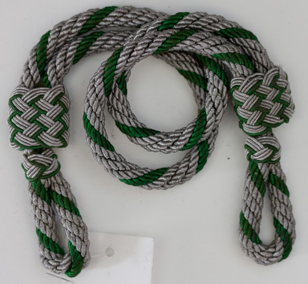 Schleswig-Holstein: Mützenkordel, Polizei Schleswig Holstein,  1x Grün und 3x Silber, 32cm lang 