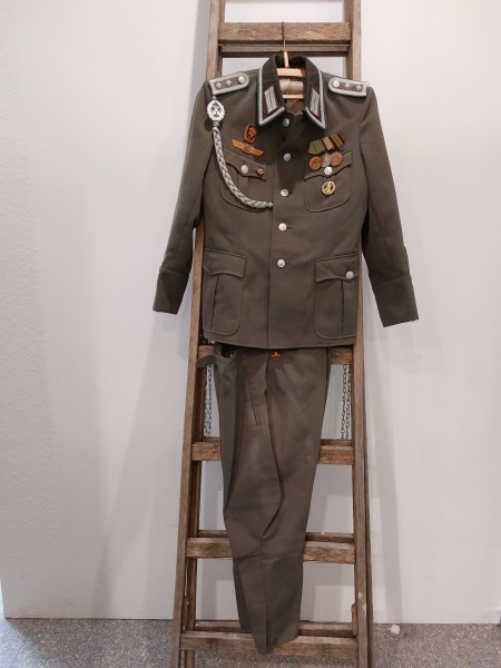 DDR Jacke und Hose Grenztruppen Unteroffizier hergestellt 1968 - dunkler Kragen