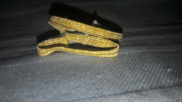 Aufschiebeschlaufe, Flachlitze 4cm bis 5cm Durchgangsweite 3mm breit, gold