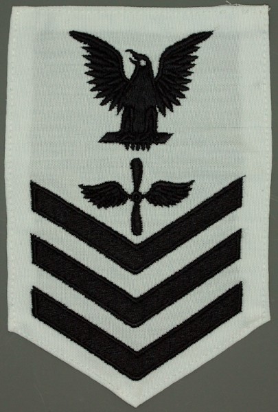 Armabzeichen für Hemden, Dienstgrad mit Laufbahnabzeichen, AD Aviation Machinists Mate, Petty Officer First Class 