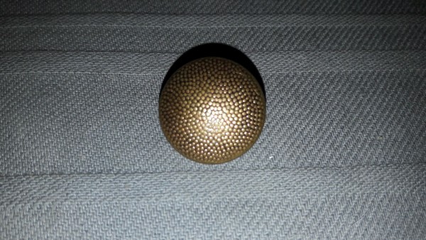 Allgemein: Knopf 20,5mm gekörnt altgold kurze Öse