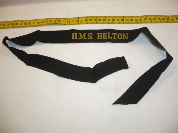 Mützenband, H.M.S. Belton