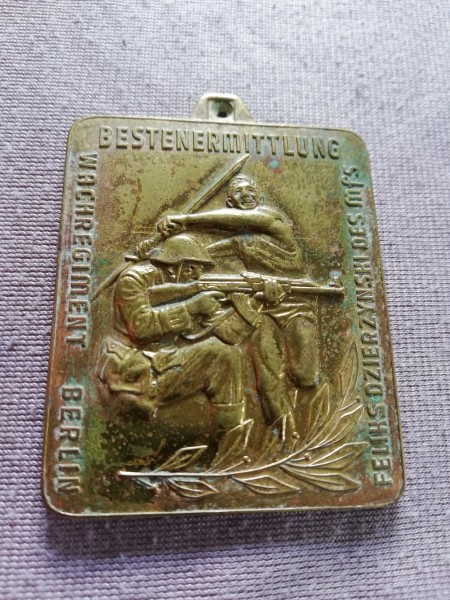 DDR MfS Medaille Dynamo Bestenermittlung Wachregiment Berlin F.Dzieryznski in Gold