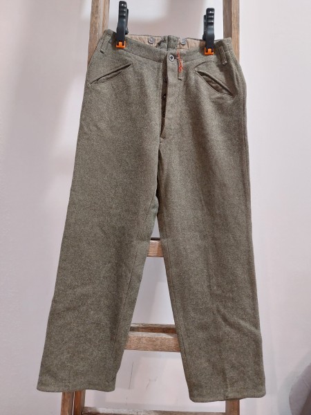 Schweden Feldhose M39 felldgrau noch ohne Seitentaschen - gestempelt A.G.B.1942 Größe 88