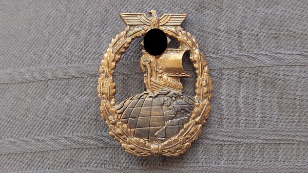 Kriegsmarine Hilfskreuzer- Kriegsabzeichen mit Brillianten (Faksimili)