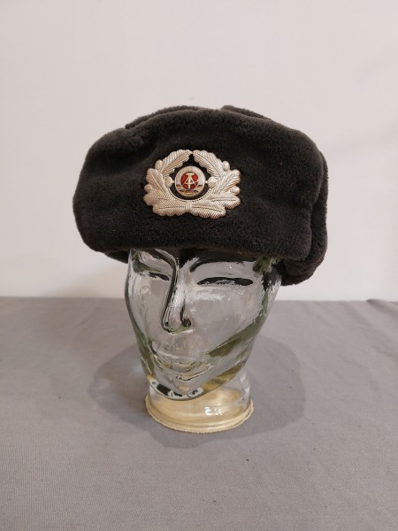 DDR Wintermütze NVA Landstreitkräfte - Größe 56 - hergestellt 1981