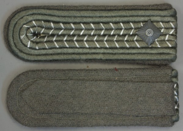 Schulterklappen, Luftverteidigung, Fähnrich, 1 Stern in matt grau, mit Schlaufen, Neu 