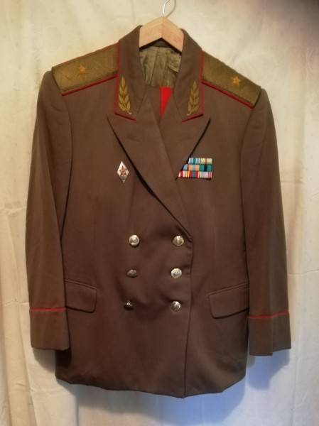 Jacke und Hose - Felduniform eines Generalsmajors der Armee - Biese in rot mit Bandschn alle und Abs