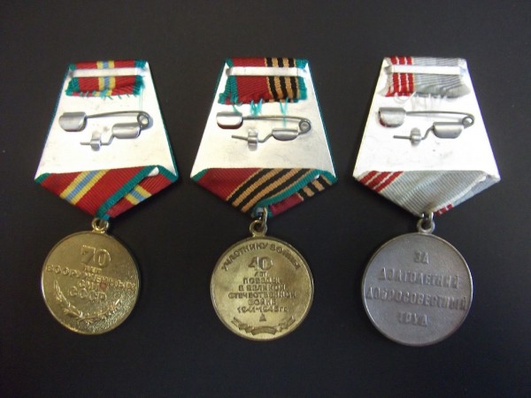 Medaille Veteran der Arbeit und 70 Jahrestag Streitkräfte der UDSSR, 40 Jahrestag Sieg über Deutschland