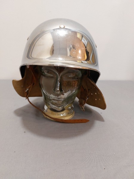 DDR Helm Feuerwehrhelm Feuerwehr 80er Jahre silber glänzend Original