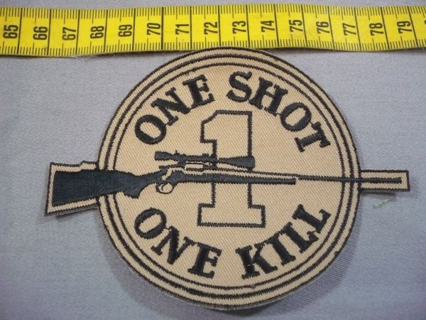 Abzeichen OSOK- One Shot One Kill, schwarz auf khaki maschinengestickt