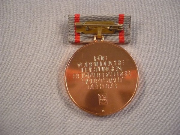 Anerkennungsmedaille "Erbauer Berlins" in Bronze