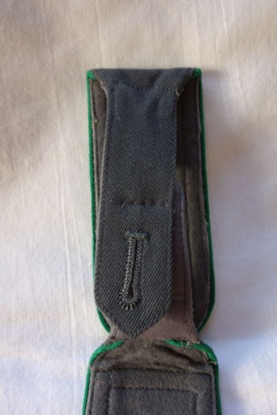 Schulterklappen, Stabsunteroffizier, Infantrie dunkel grau mit Lasche