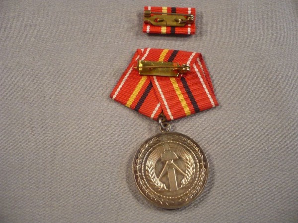 Verdienstmedaille der Kampfgruppen der Arbeiterklasse in Silber