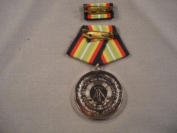 Medaille für treue Dienste in der Nationalen Volksarme, in Silber