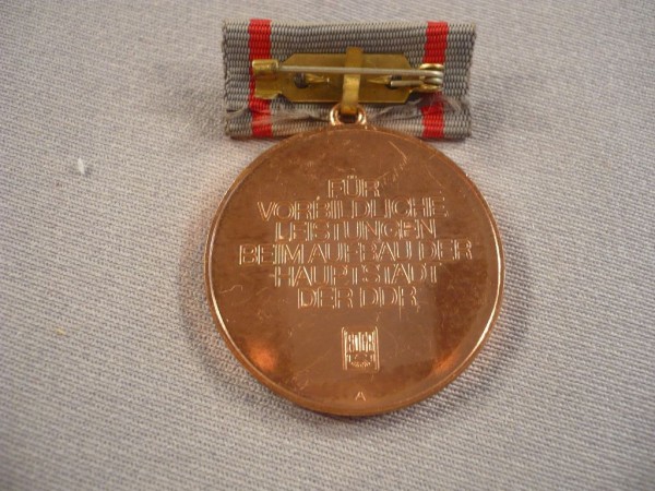 Anerkennungsmedaille "Erbauer Berlins" in Bronze