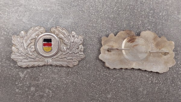 DDR Mützenkranz KVP Kasernierte Volkspolizei um 1955 mit Kokarde in Wappenform schwarz-rot-gold