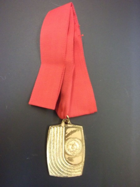 Medaille ASV - Armeesportvereinigung Vorwärts, grünes Mittelteil, gold 