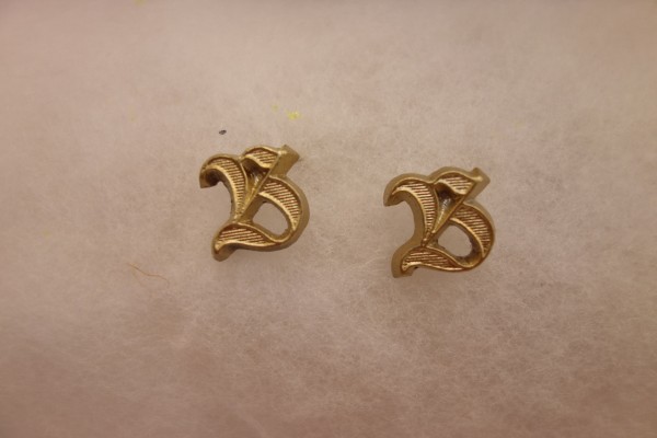 Wehrmacht Schulterklappenauflage " B " für Offiziere Artillerie, gold