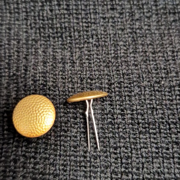 Wehrmacht Mützenknopf Knopf gold gekörnt mit Splinten 12mm
