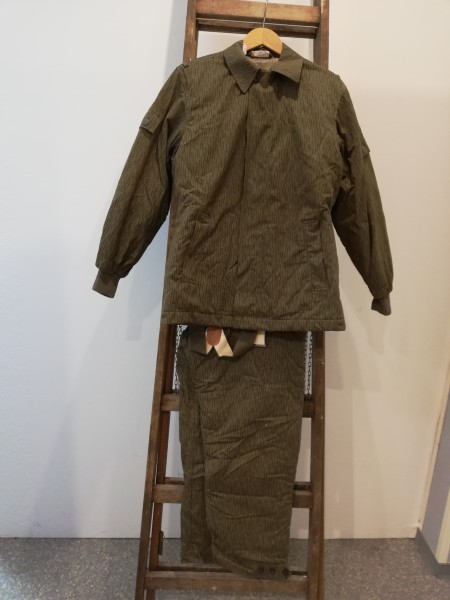 DDR Winterjacke und Winterhose Strichtarn NVA Größe G44