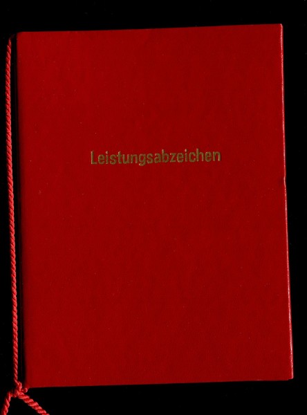 DDR Urkunde Leistungsabzeichen und Entllassungsurkunde NVA