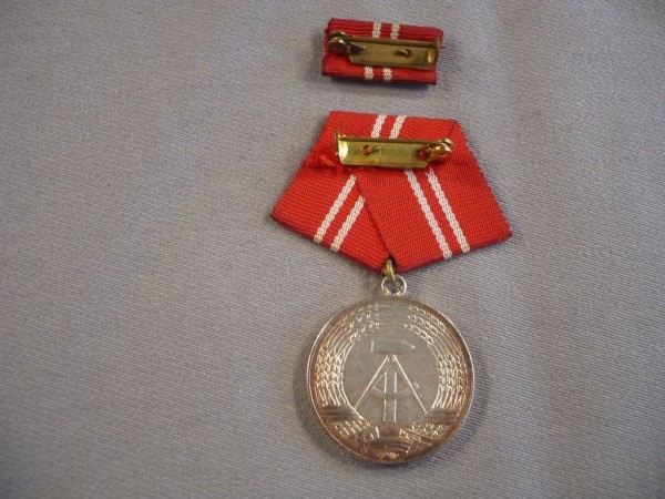 Medaille für treue Dienste in den Kampfgruppen der Arbeiterklasse, in Silber