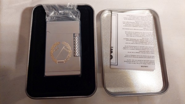Gasfeuerzeug Heeresaufklärer, silber, mit Gravur in Geschenkbox