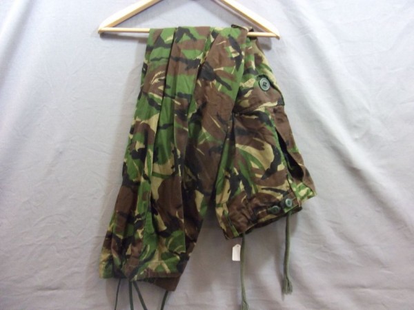Hose, tarnfarben,Trousers Combat Lightweight Woodland DP, Größe 85-84-100 ca. Größe 48
