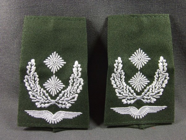 Rangschlaufen Oberstleutnant weiß auf oliv mit Schwinge